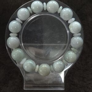 Elegant Jadeite Beaded Bracelet